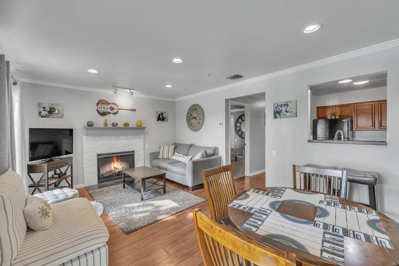 Apartment Nash Star Private - 2bed, 2bath, Sleep 6, 25 Min Walk To Broadway And Attractions, Pool, Gym Nashville