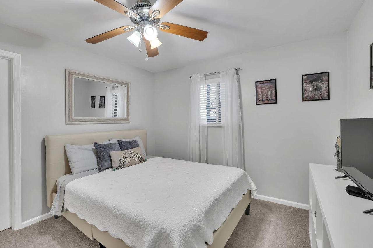 Nash Star Private - 2bed, 2bath, Sleep 6, 25 Min Walk To Broadway And Attractions, Pool, Gym