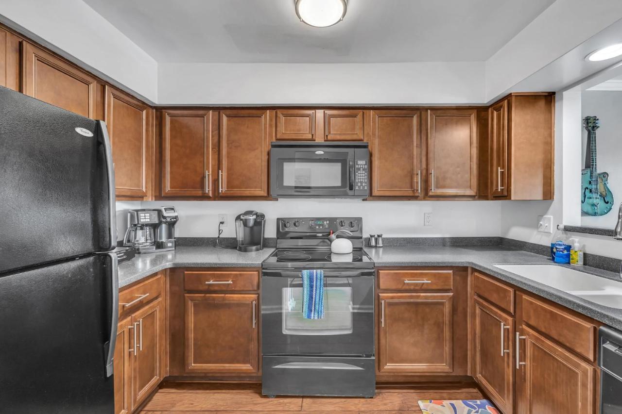 Nash Star Private - 2bed, 2bath, Sleep 6, 25 Min Walk To Broadway And Attractions, Pool, Gym